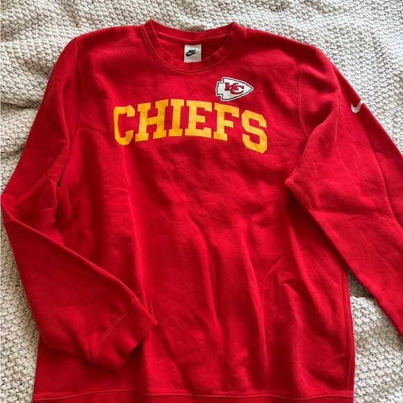 Nike Tops - Nike Women's Red Chiefs Sweatshirt